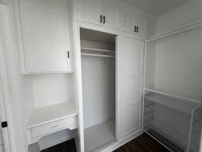 Building Photo - 5279 E The Toledo-Apt 5