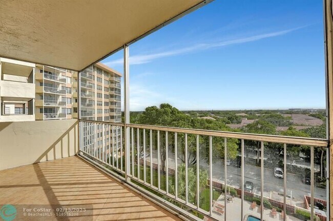 Building Photo - 10777 W Sample Rd