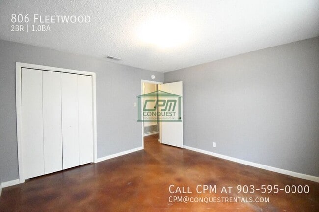Building Photo - 806 Fleetwood-