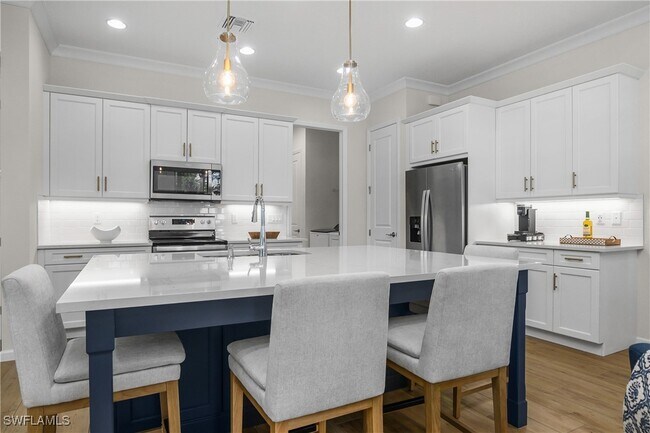 Building Photo - 7285 Saona CT