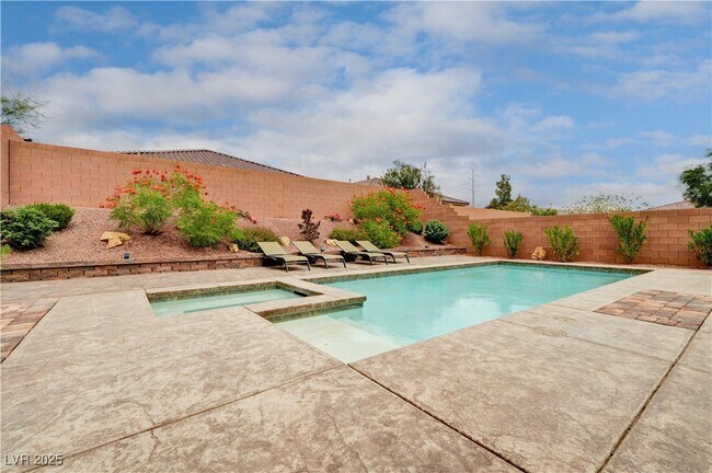 Building Photo - 10730 Cowlite Ave
