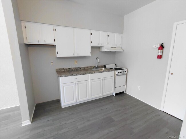 Building Photo - 79 Franklin St