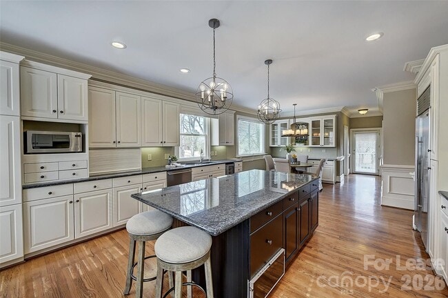 Building Photo - 5100 Piper Glen Dr