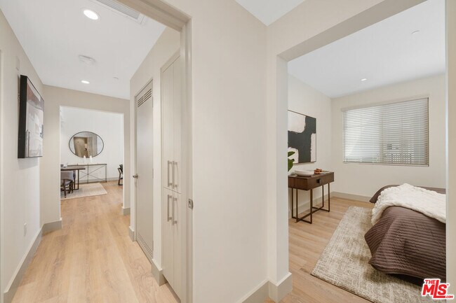 Building Photo - 130 S Sepulveda Blvd