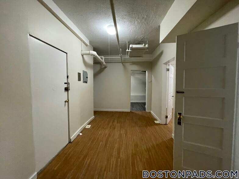Building Photo - 1191 Boylston St