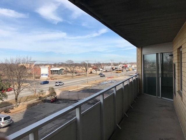 Building Photo - Franklin Park Grand Towers Condo 2BR 2BA