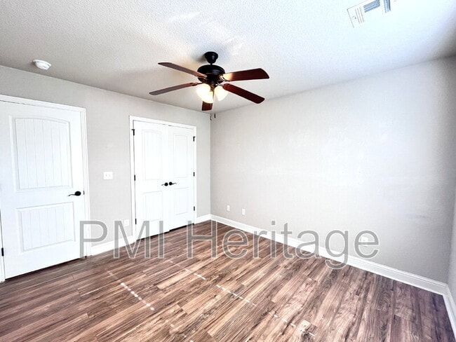 Building Photo - 4300 SW Limestone Ave