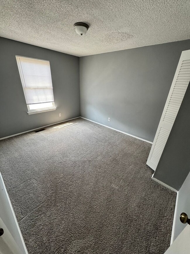 Building Photo - Spacious 3 Bed 1.5 Bath in Henrico