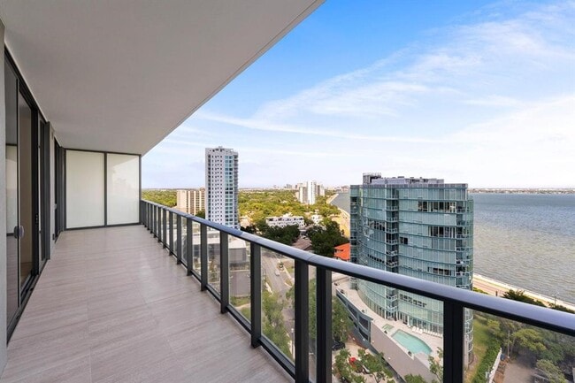 Building Photo - 3015 S Ysabella Ave