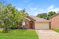 Building Photo - 416 Hidden Ridge Dr