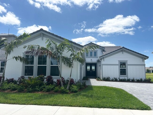 Building Photo - 15192 Wildwood Cir