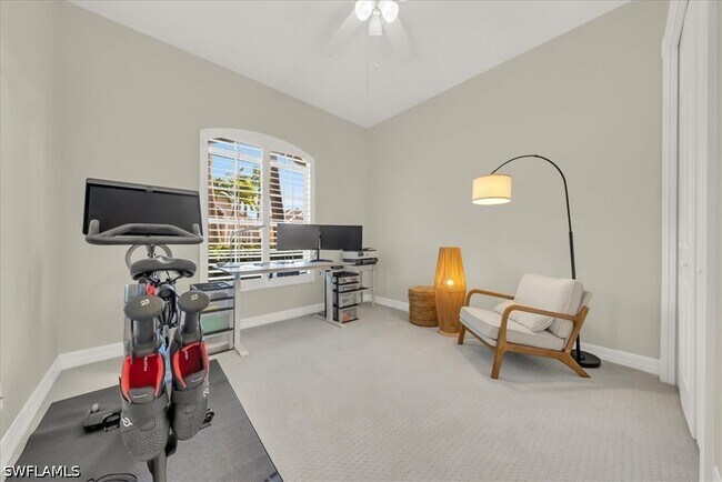 Building Photo - 28327 Hidden Lake Dr