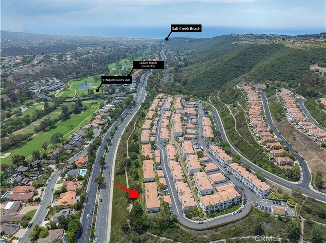 Building Photo - 30902 Club House Dr