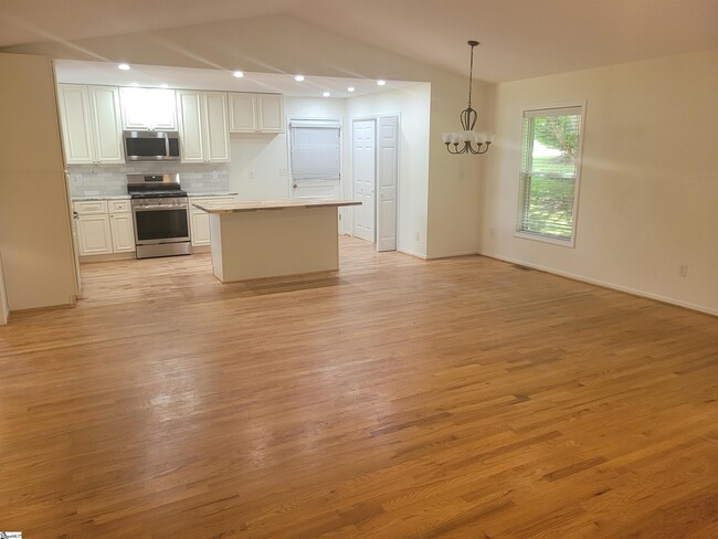 Building Photo - 100 Hunters Trail