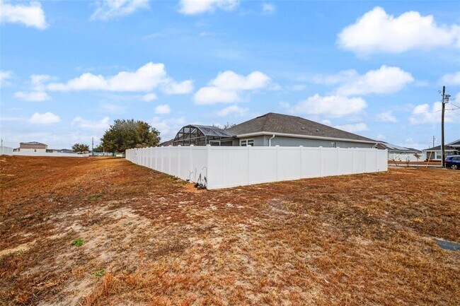 Building Photo - 1130 Sabine Ln