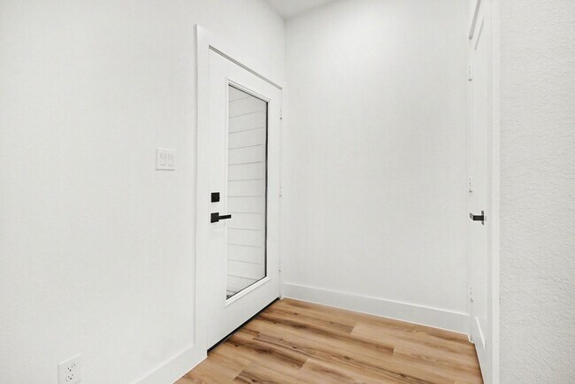 Building Photo - 119 Milby St