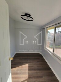 Building Photo - 1017 Radcliffe Ave