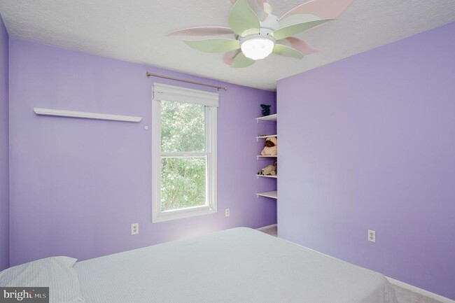 Building Photo - 3760 Bonnybridge Pl
