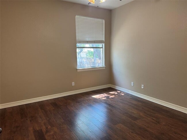 Building Photo - 1220 Pine Forest Cir