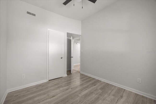 Building Photo - 1849 Viburnum Ln