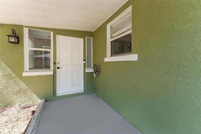 Building Photo - 4939 Woodland Dr