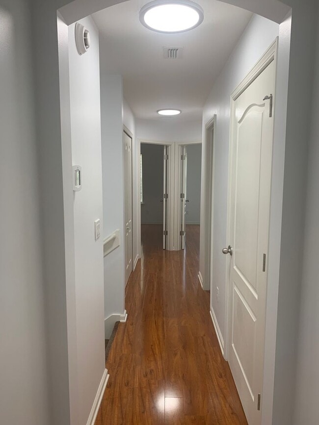 Building Photo - Spacious 3 Bed/2.5 Bath Townhome in Oakleaf