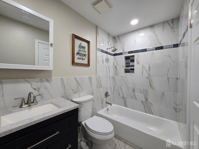 Building Photo - 144 Beverly Hl Ter