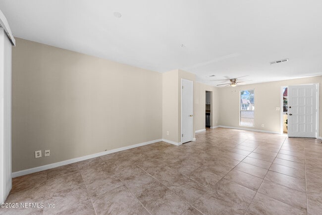 Building Photo - 7341 El Ocho Rd