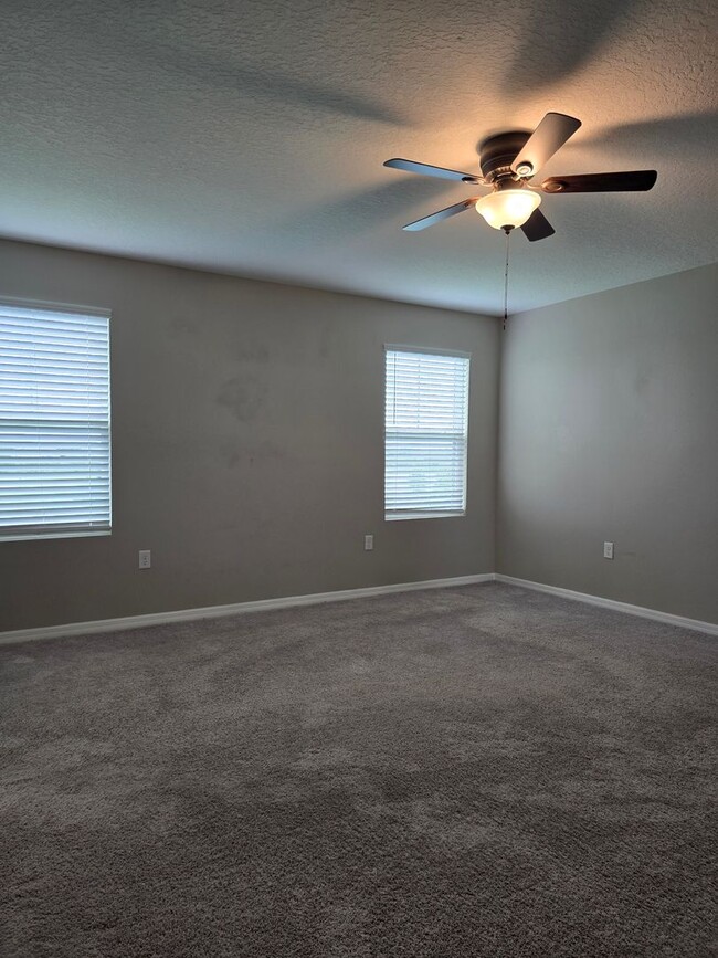 Building Photo - Lakeland 5 Bedroom 3 Bath