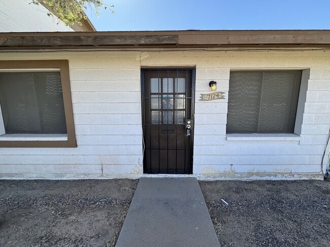 Primary Photo - Holiday Gardens Townhome