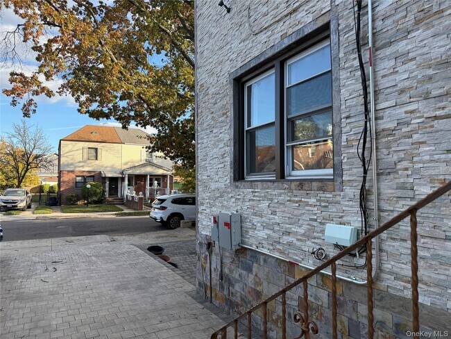 Building Photo - 114-60 226th St