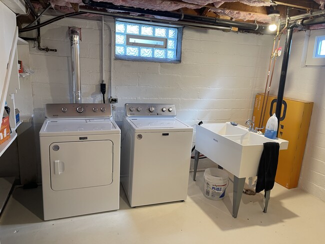 Laundry Room - 3362 Brownlow Ave