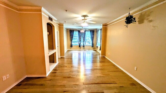 Building Photo - ANNUAL UNFURNISHED GROUND FLOOR CONDO 3 BE...