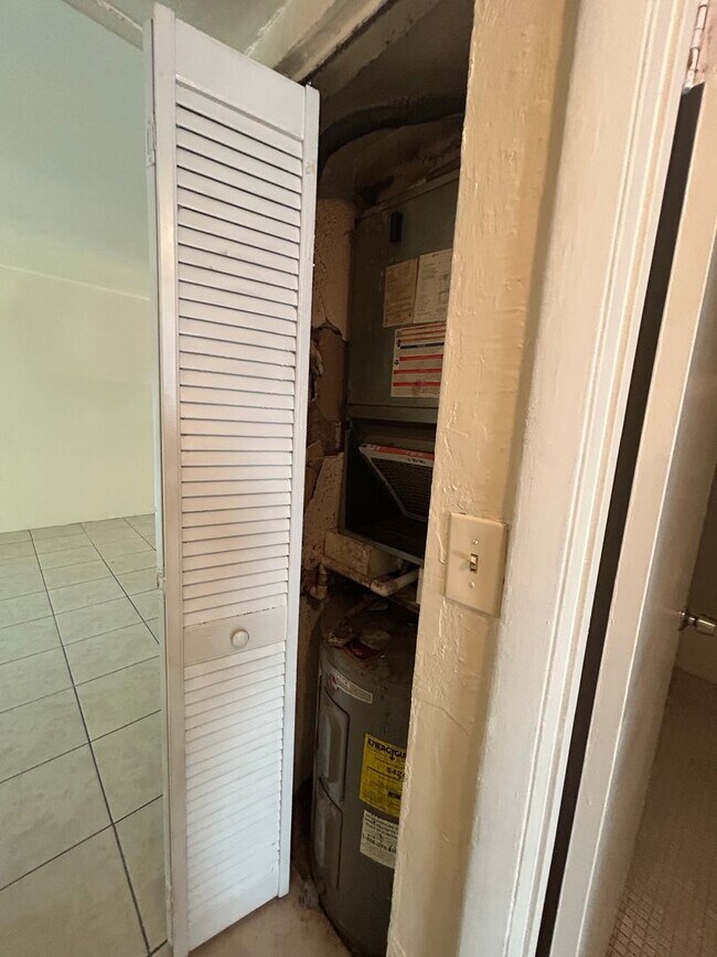 Building Photo - 1221 Kennedy Rd