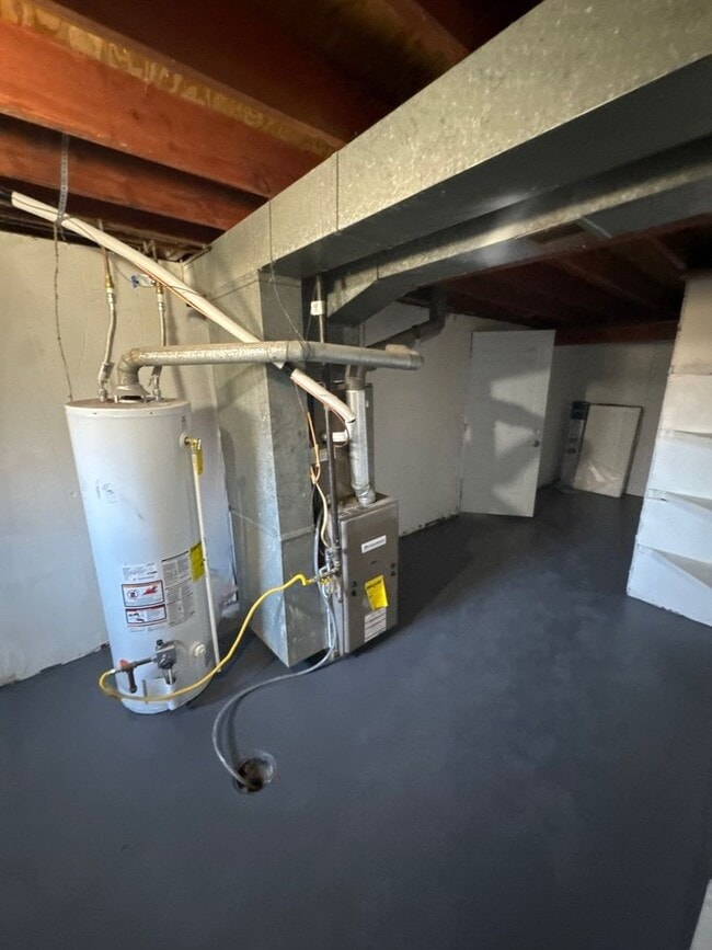 Building Photo - AVAILABLE NOW!! Oak Grove 3 Bed 2 Car garage!