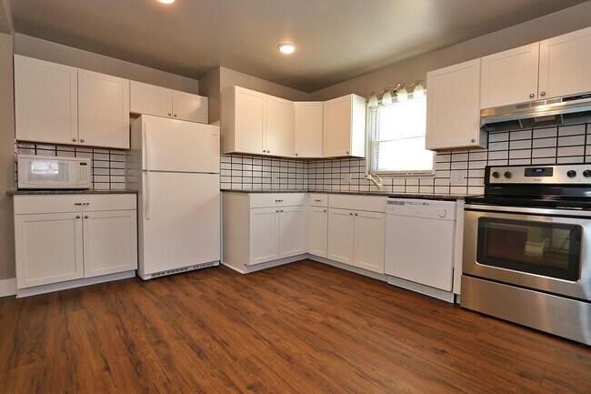Building Photo - 1025 N 50th Ave