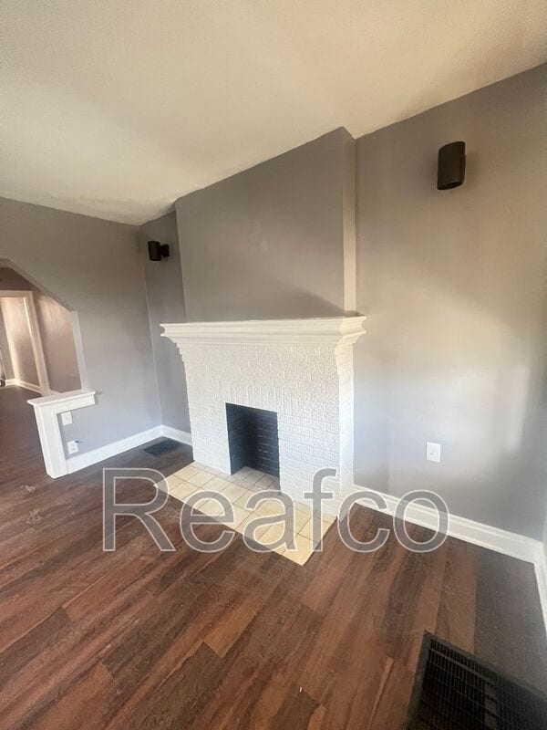 Building Photo - 287 N Burgess Ave