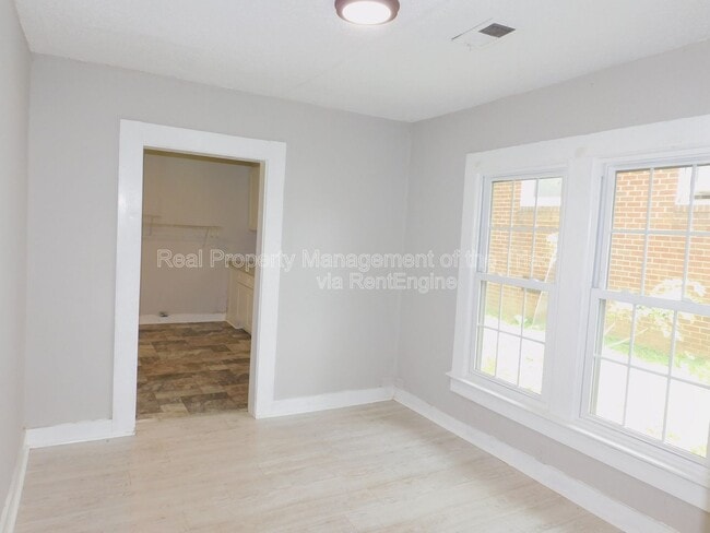 Building Photo - 1217 Pearson Pl