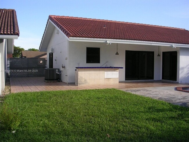 Building Photo - 14765 Kendale Lakes Blvd