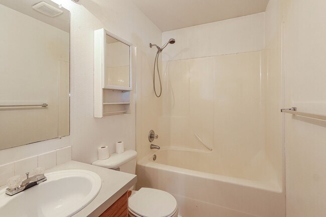 Building Photo - 6805 Jericho Ln SW