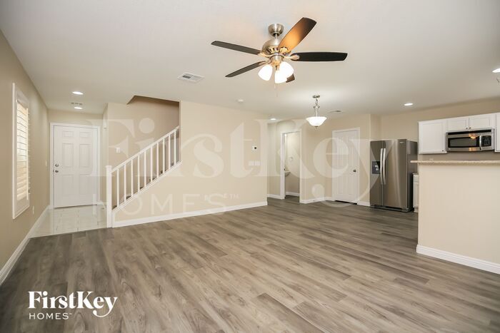Building Photo - 8288 Vanity Fair Ln