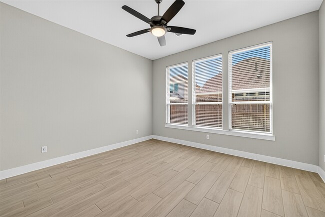 Building Photo - 151 Nightshade St
