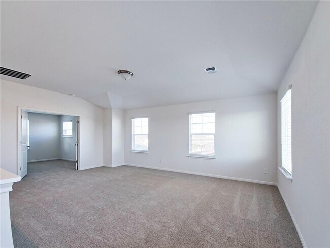 Building Photo - 136 Holmby Dr