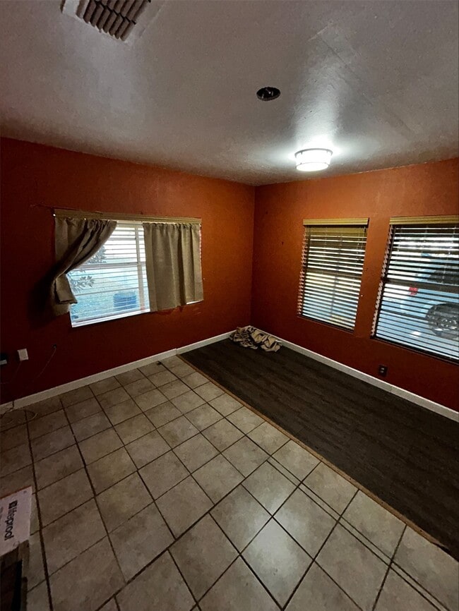 Building Photo - 31155 Old Washington Rd