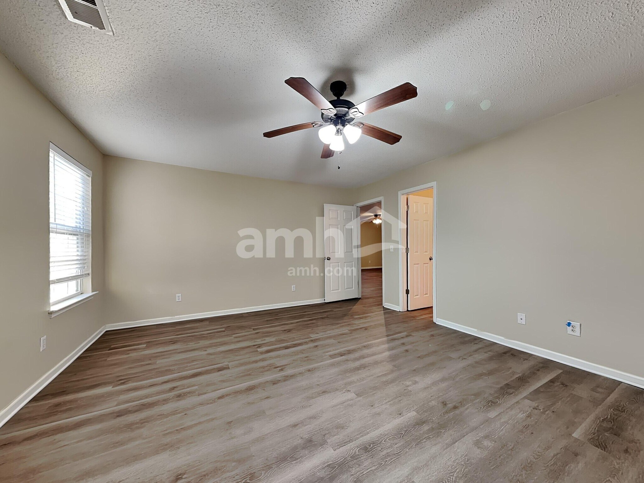 Building Photo - 7 Holly Springs Cir