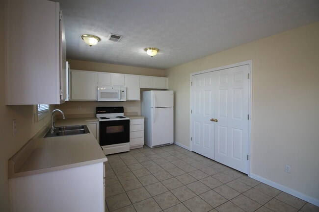 Building Photo - 639 Miles Rd