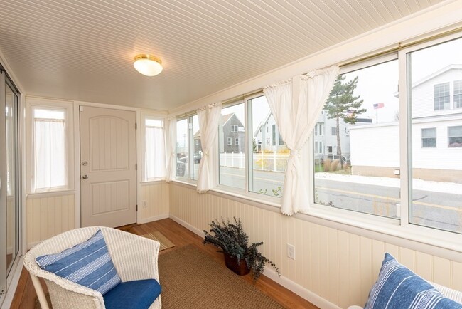 Building Photo - 257 Northern