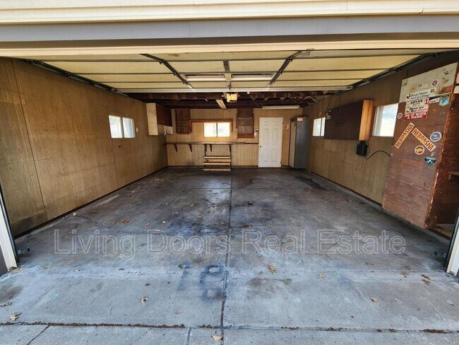 Building Photo - 5725 Hartley St