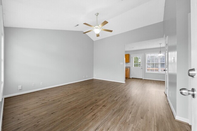 Building Photo - 402 Faulkner Dr