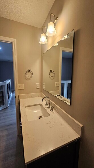 Building Photo - 13983 Summer Breeze Dr